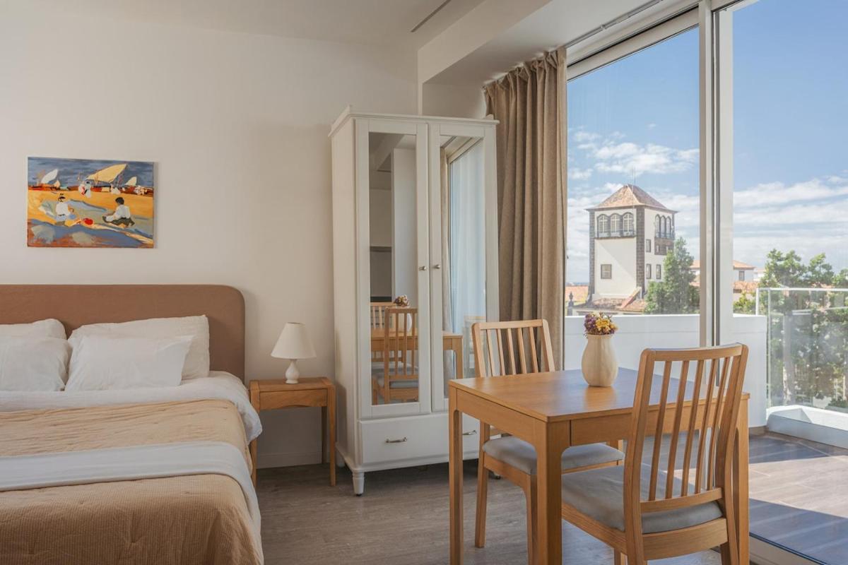 Apartment Madeira Rooftop Studio, Ocean & View *